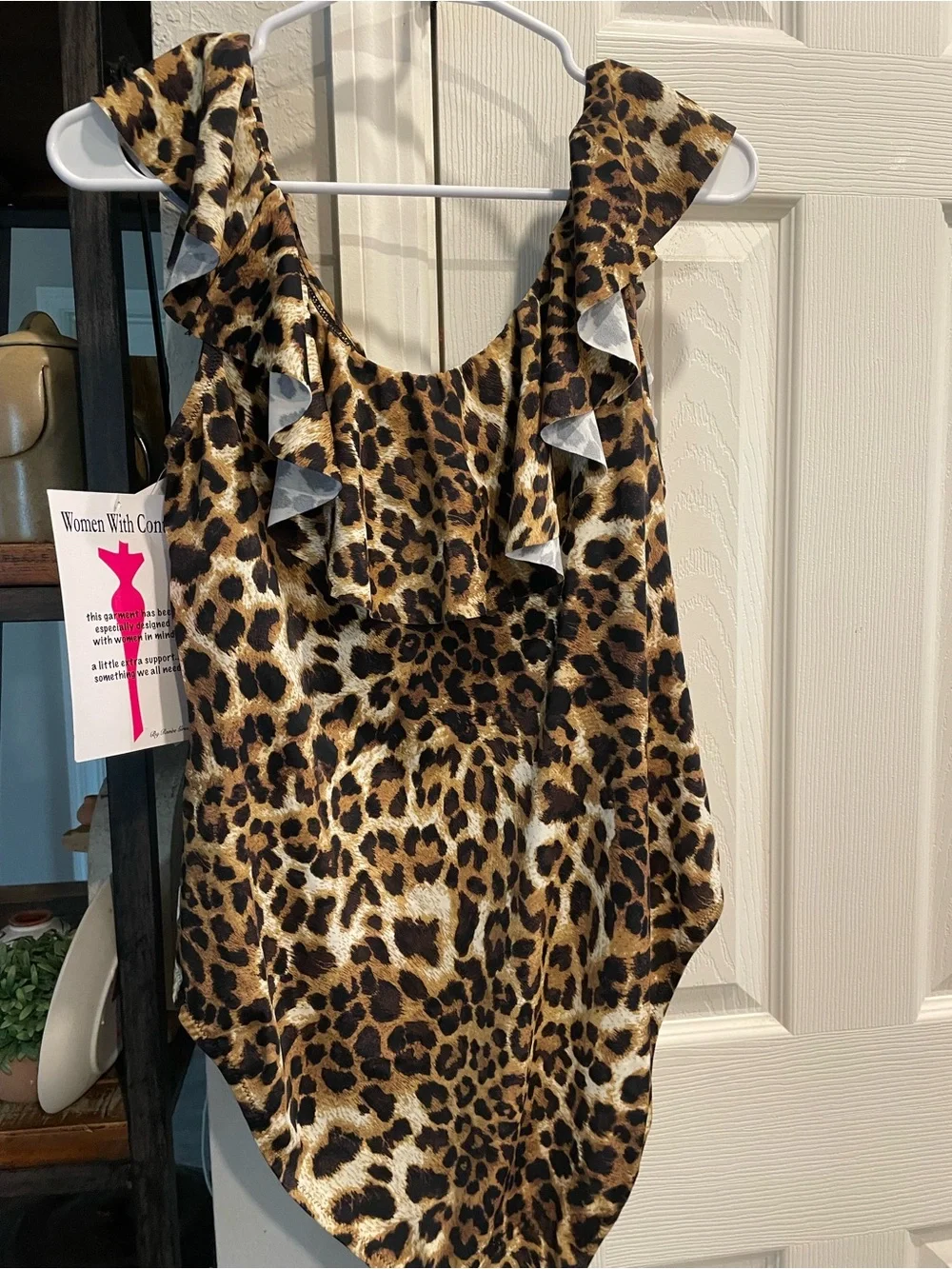 Leopard print one piece women’s bathing suit built in shelf Bra ruffle collar 14